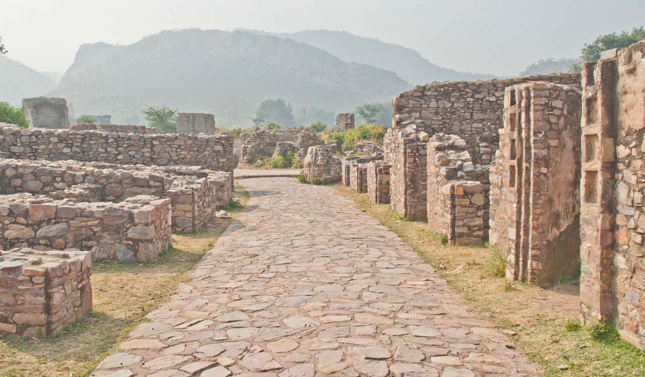 Bhangarh fort ruins