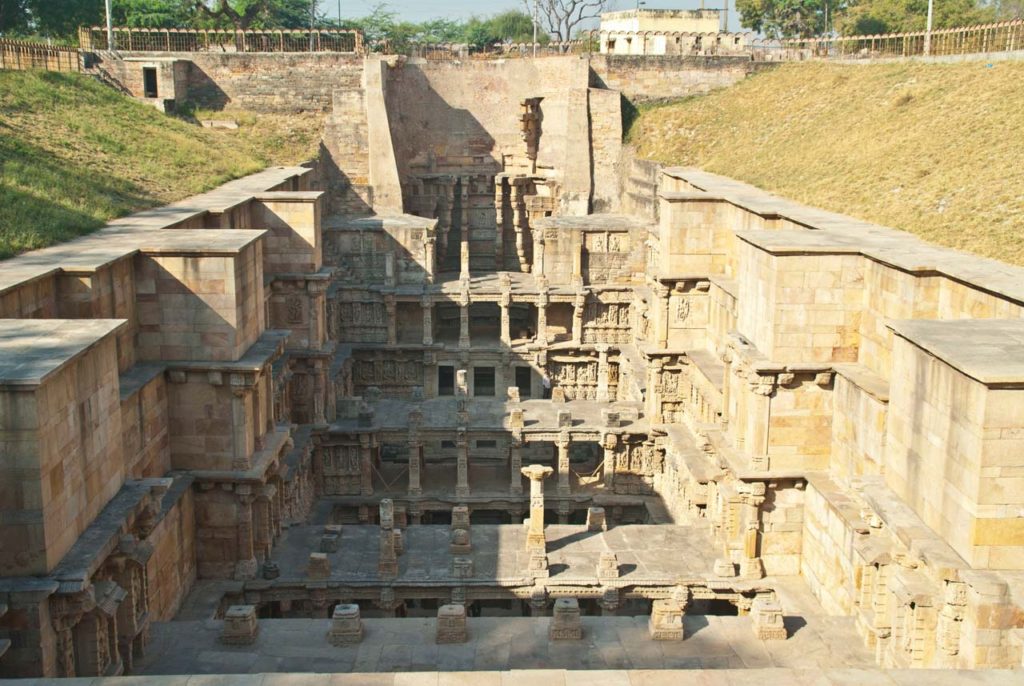 beautiful-queen-s-stepwell-rani-ki-vav-patan-in-gujarat-my-simple-sojourn