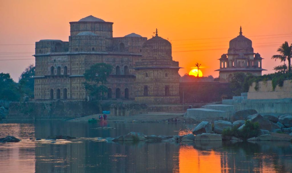 orchha cenotaphs seunset