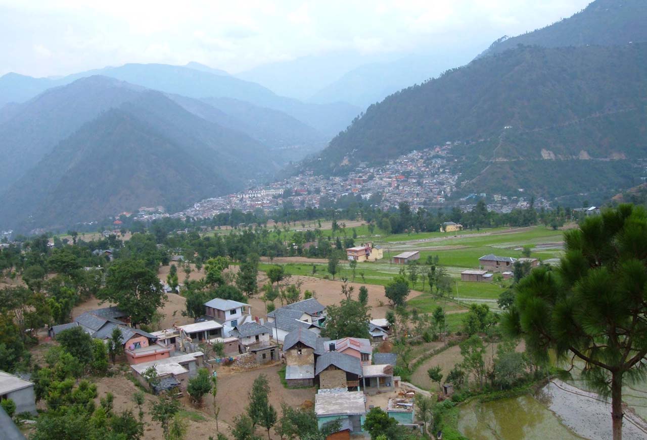 Hills and houses in Valley