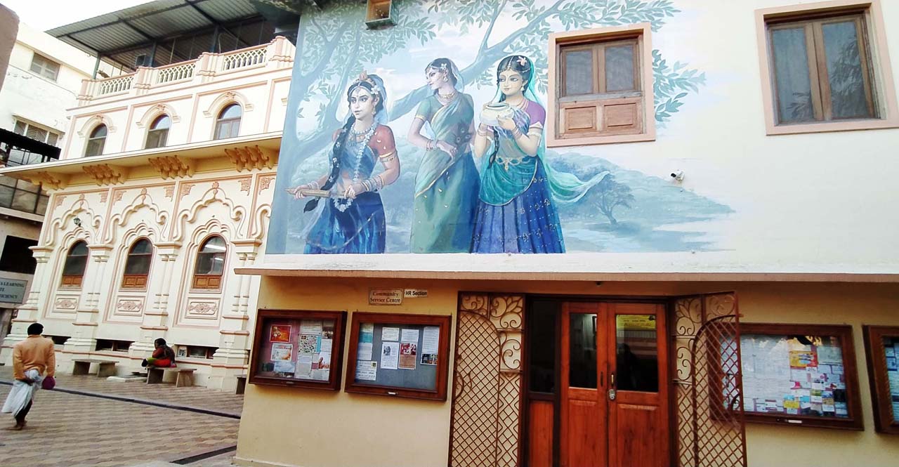 Paintings in ISKON Vrindavan